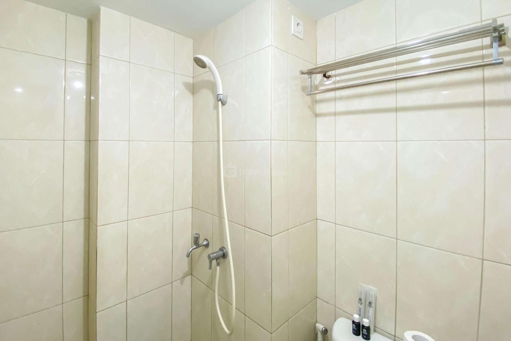 Apartemen Good And Homey At Springlake Summarecon By Travelio
